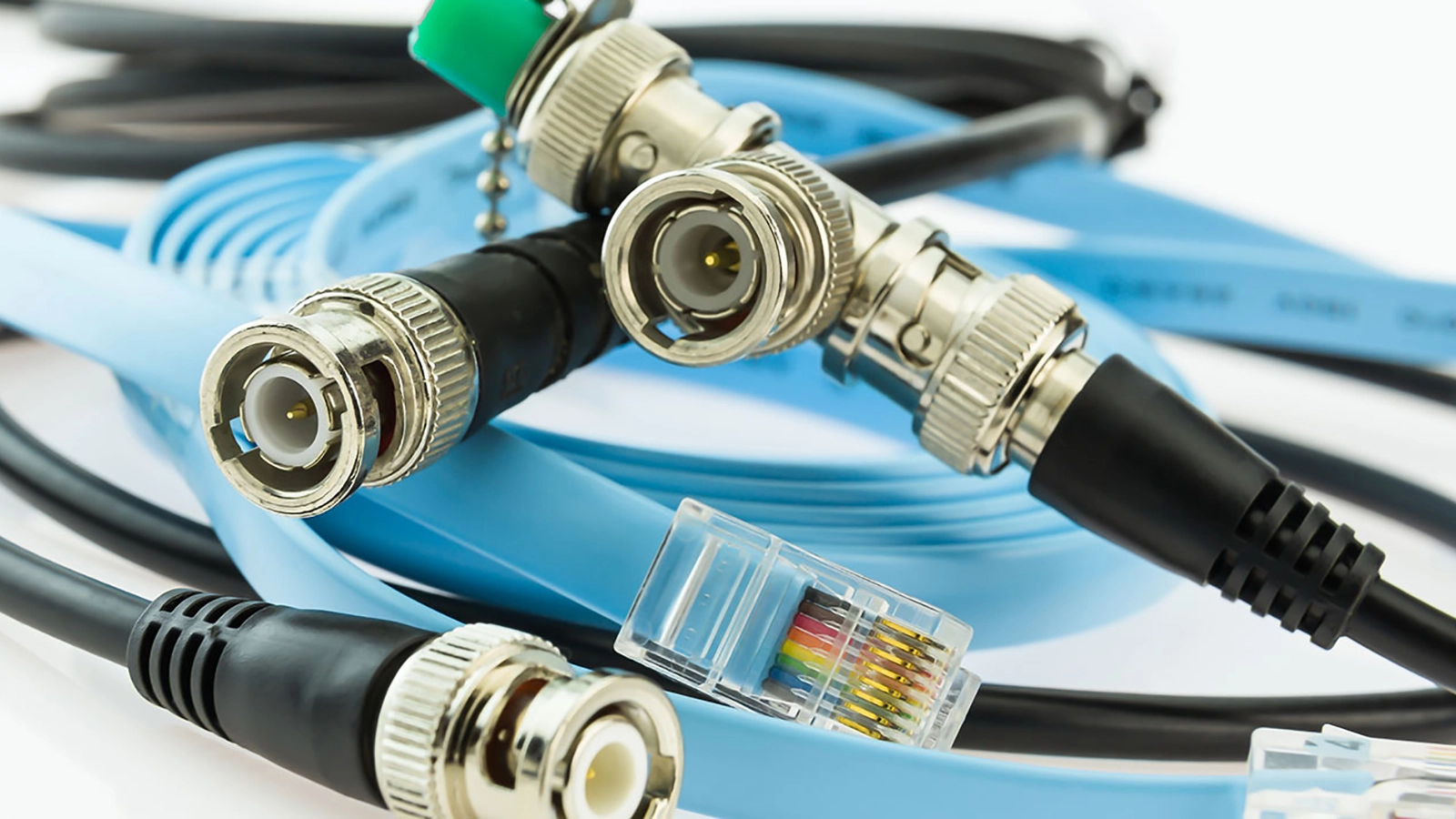 nieuwigheid Schrijft een rapport leef ermee How Do I Convert Coax to Ethernet? | Learn | Hitron
